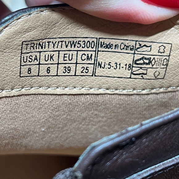 Vionic Womens Trinity Ankle Boots Booties Brown Leather Heeled Buckles 8 - Picture 2 of 10